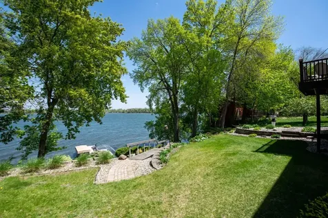 1524 Squirrels Nest Road Kasota MN 56050