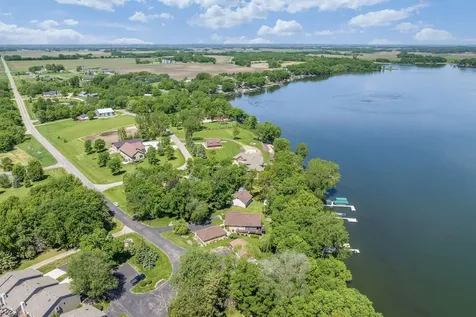 1524 Squirrels Nest Road Kasota MN 56050