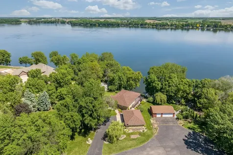 1524 Squirrels Nest Road Kasota MN 56050