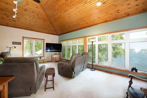 1524 Squirrels Nest Road Kasota MN 56050