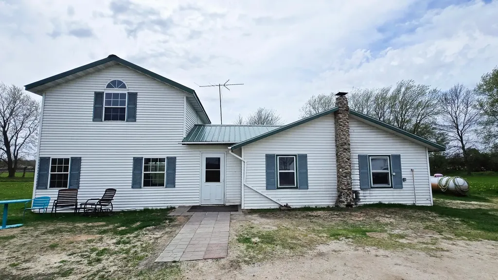11154 County Road 71 NE Nelson MN 56355
