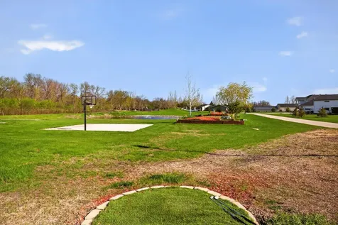 7620 Adelman Drive Horace ND 58047