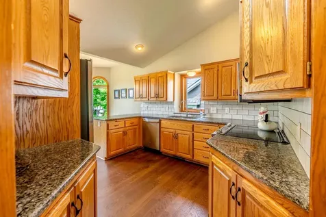 3022 Highpointe Curve Roseville MN 55113