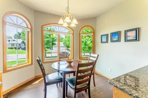 3022 Highpointe Curve Roseville MN 55113