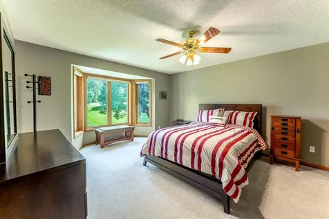 3022 Highpointe Curve Roseville MN 55113