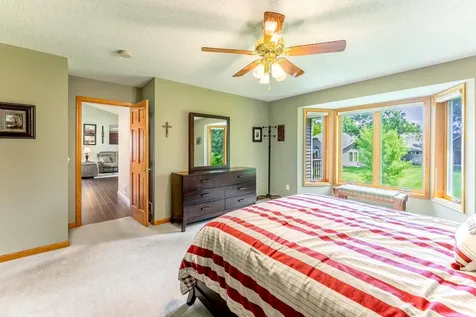 3022 Highpointe Curve Roseville MN 55113