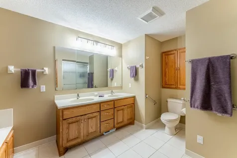 3022 Highpointe Curve Roseville MN 55113