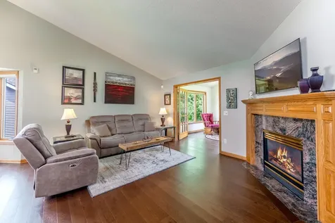 3022 Highpointe Curve Roseville MN 55113