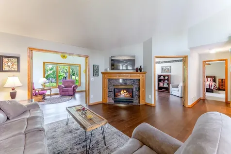 3022 Highpointe Curve Roseville MN 55113