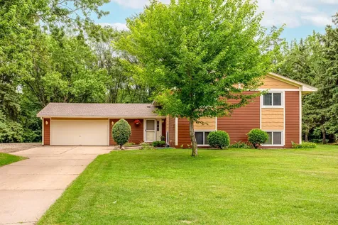 10640 Quebec Avenue N Brooklyn Park MN 55445