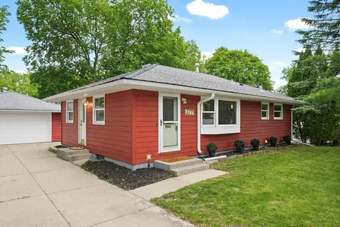 6918 34th Avenue N Crystal MN 55427