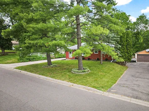 6918 34th Avenue N Crystal MN 55427