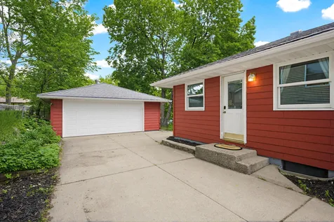 6918 34th Avenue N Crystal MN 55427