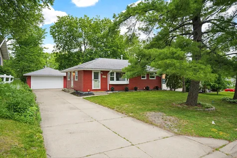 6918 34th Avenue N Crystal MN 55427