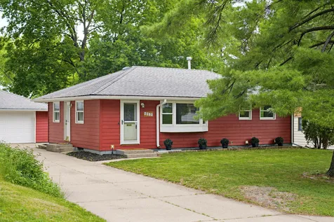 6918 34th Avenue N Crystal MN 55427
