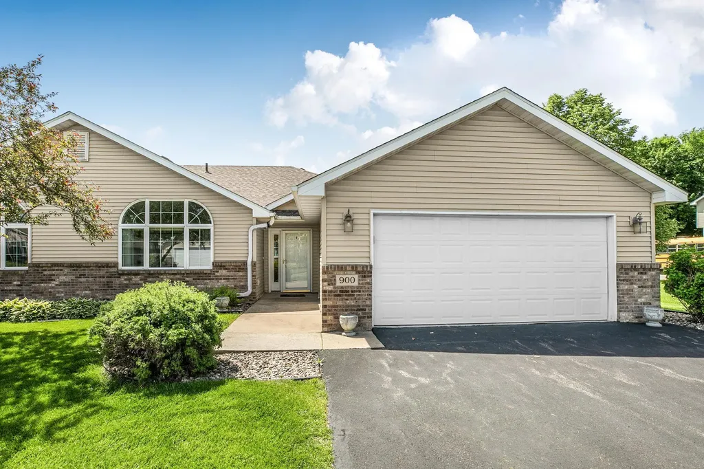 900 Golden Pond Court Buffalo MN 55313