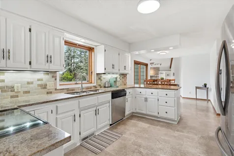 2500 Highland View Avenue S Burnsville MN 55337