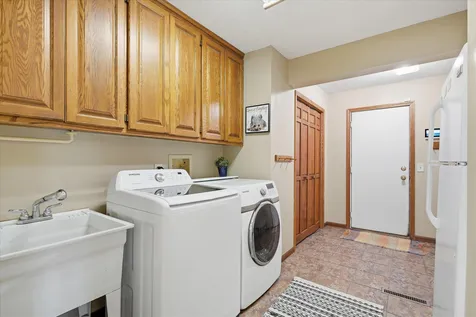 2500 Highland View Avenue S Burnsville MN 55337