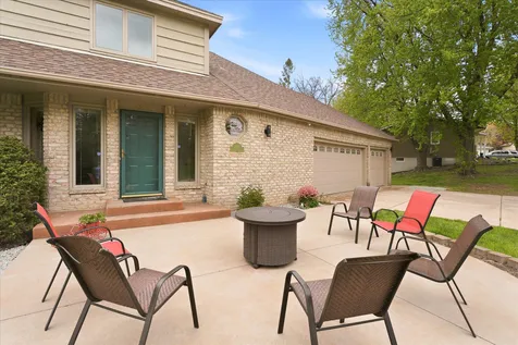 2500 Highland View Avenue S Burnsville MN 55337