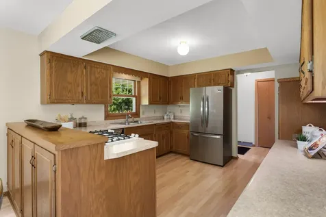 145 Lakeland Shores Road N Lakeland Shores MN 55043