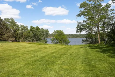 145 Lakeland Shores Road N Lakeland Shores MN 55043