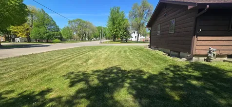 613 E Walnut Avenue Olivia MN 56277