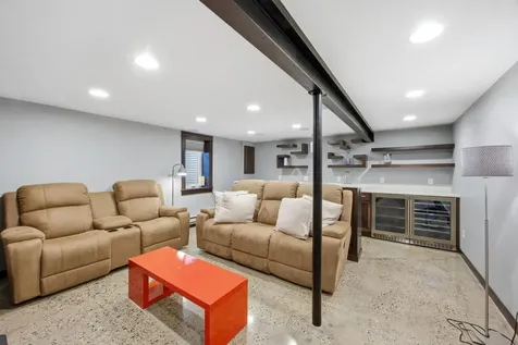 2486 W Country Club Drive S Fargo ND 58103