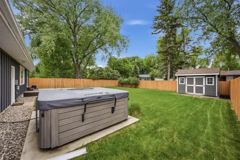 2486 W Country Club Drive S Fargo ND 58103