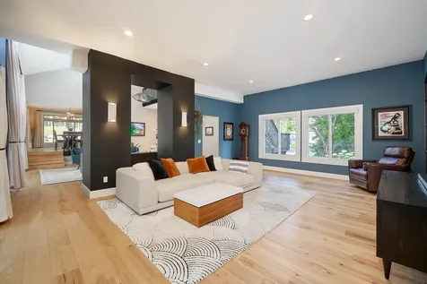 4774 Oak Way Eagan MN 55122