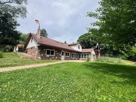 33455 Jackson Street NE Cambridge MN 55008