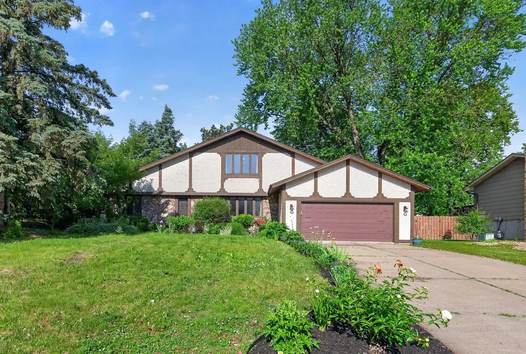 4008 Macalaster Drive NE Saint Anthony MN 55421