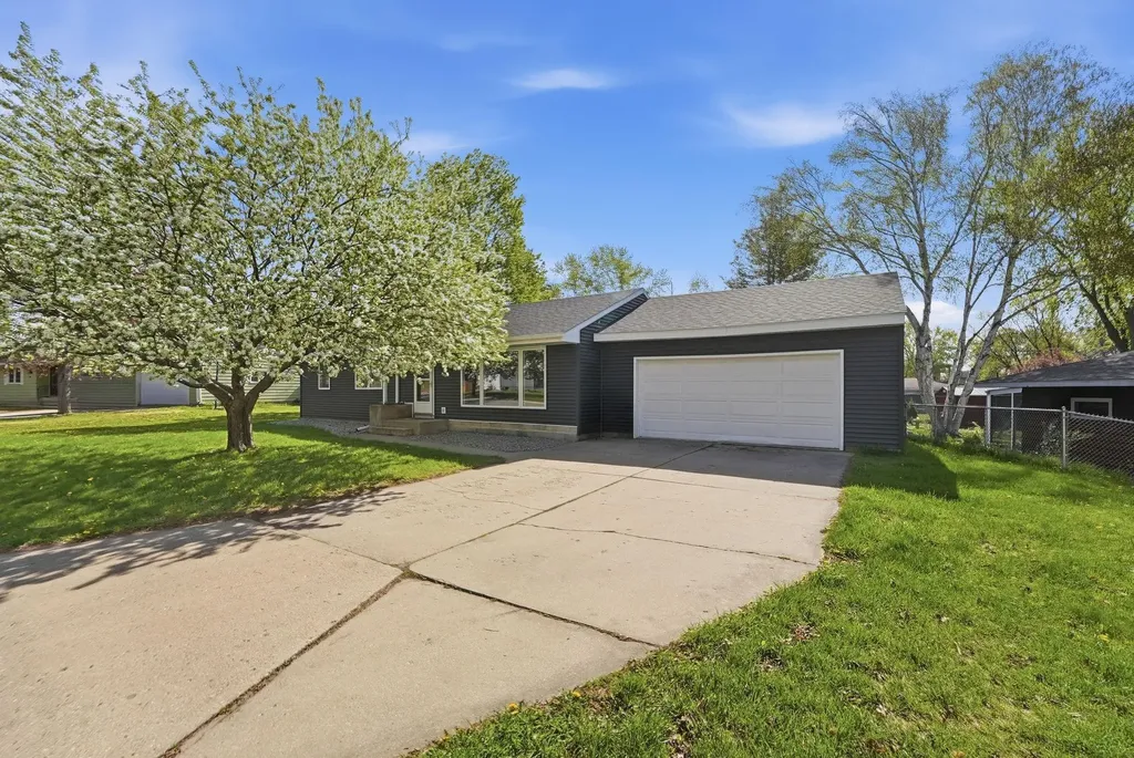 205 Victoria Drive Alexandria MN 56308