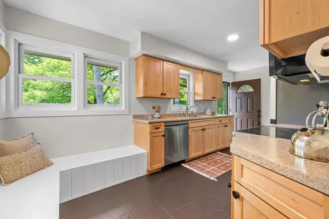 1115 W Medicine Lake Drive Plymouth MN 55441