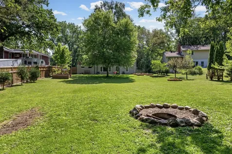 1115 W Medicine Lake Drive Plymouth MN 55441