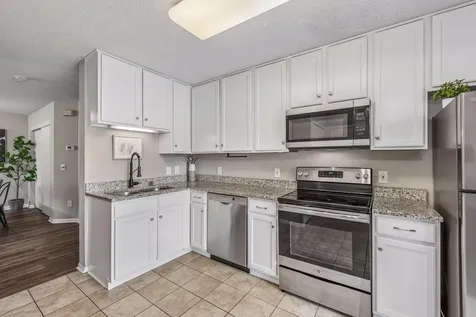 330 Leeward Trail Woodbury MN 55129