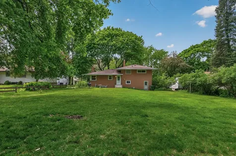 3104 Mildred Drive Roseville MN 55113