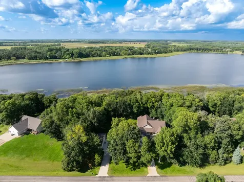 8612 S Union Lake Drive SE Alexandria MN 56308