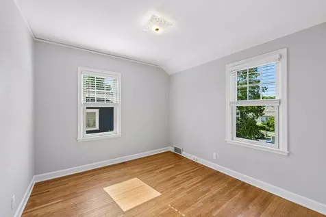 1731 Hillcrest Avenue Saint Paul MN 55116