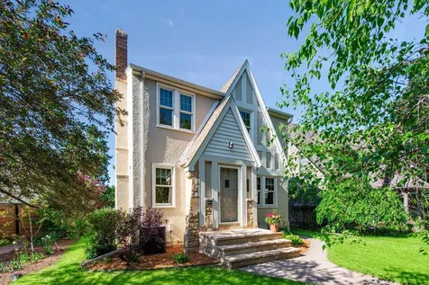 1731 Hillcrest Avenue Saint Paul MN 55116