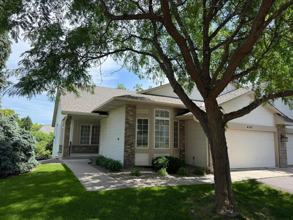 4162 N Black Oaks Ln N Plymouth MN 55446