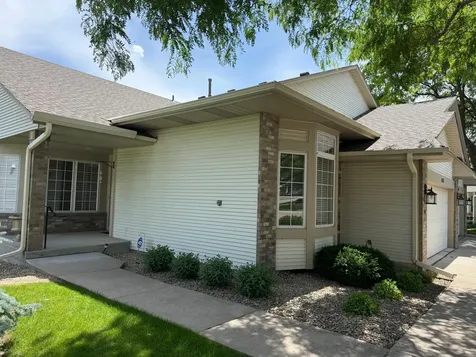 4162 N Black Oaks Ln N Plymouth MN 55446