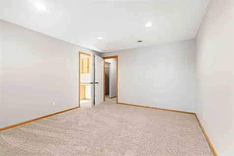 3102 26th Avenue S Fargo ND 58103