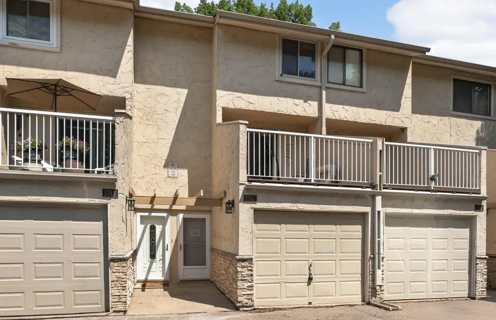 1741 Meadowlark Road Eagan MN 55122