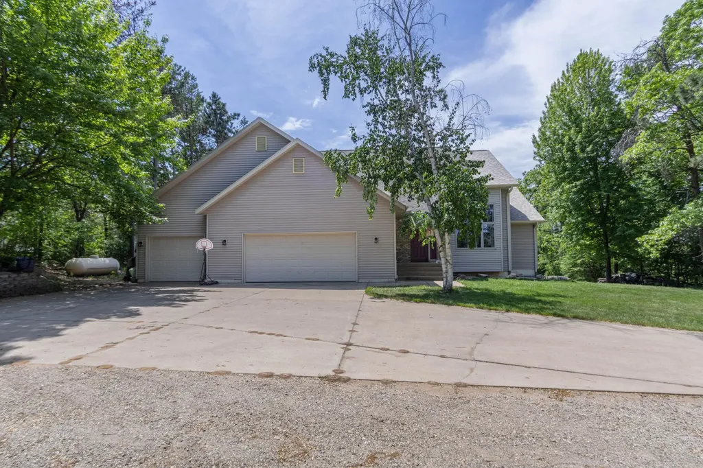 N1698 945th Street Eau Claire WI 54701