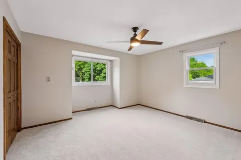 481 Desnoyer Avenue Saint Paul MN 55104