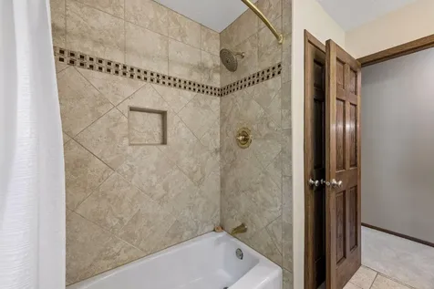 481 Desnoyer Avenue Saint Paul MN 55104