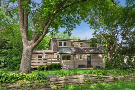 481 Desnoyer Avenue Saint Paul MN 55104