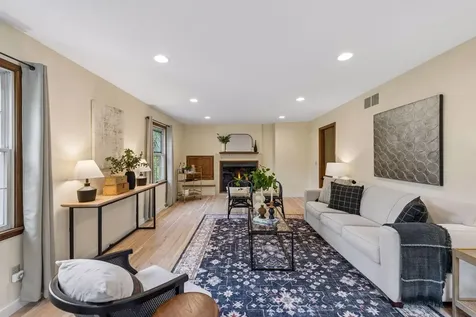 481 Desnoyer Avenue Saint Paul MN 55104