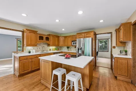 481 Desnoyer Avenue Saint Paul MN 55104