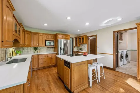 481 Desnoyer Avenue Saint Paul MN 55104